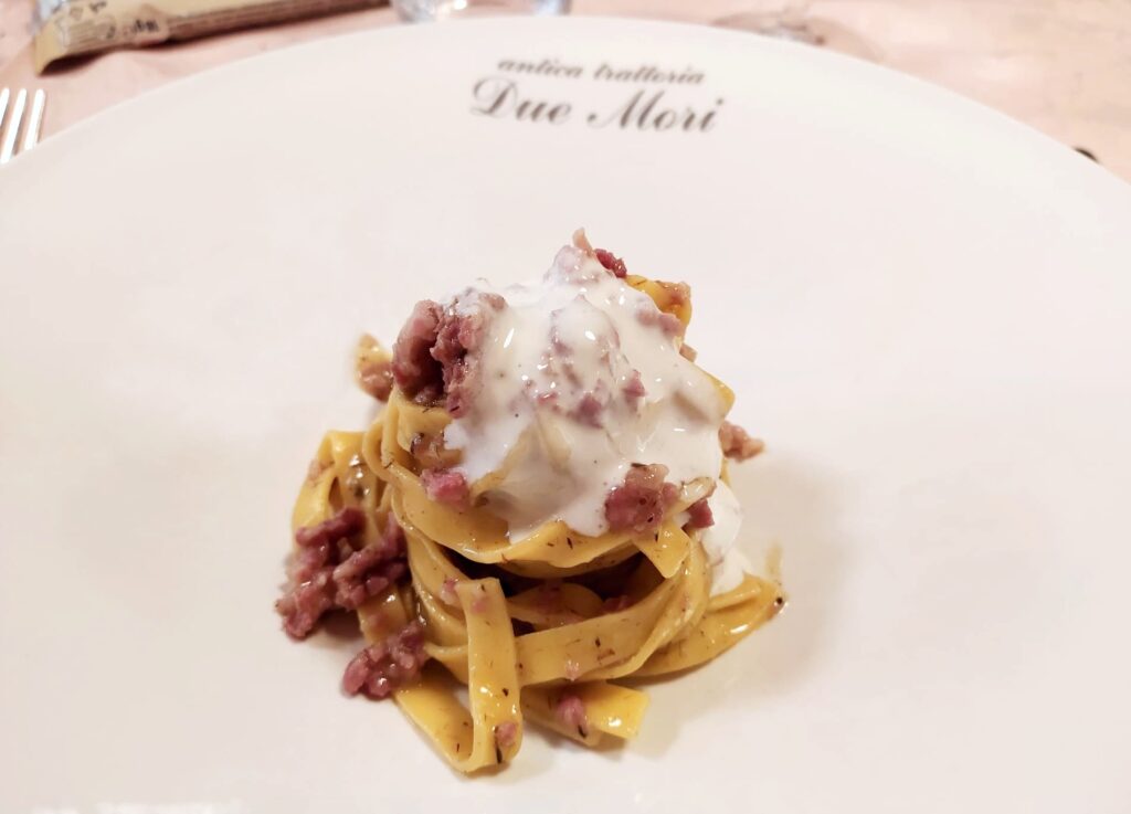 Due Mori Trento - Tagliatelle fatte in casa con ragù di salsiccia e pino mugo